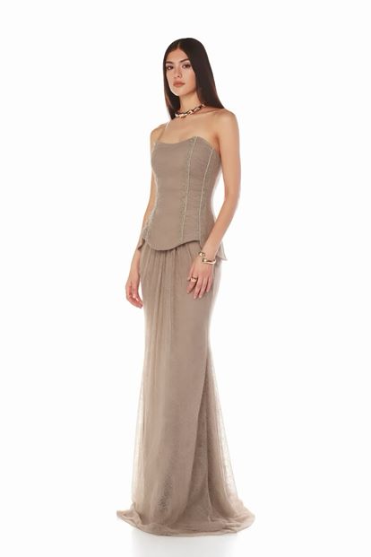 Robe de soirée en dentelle à basque en vison